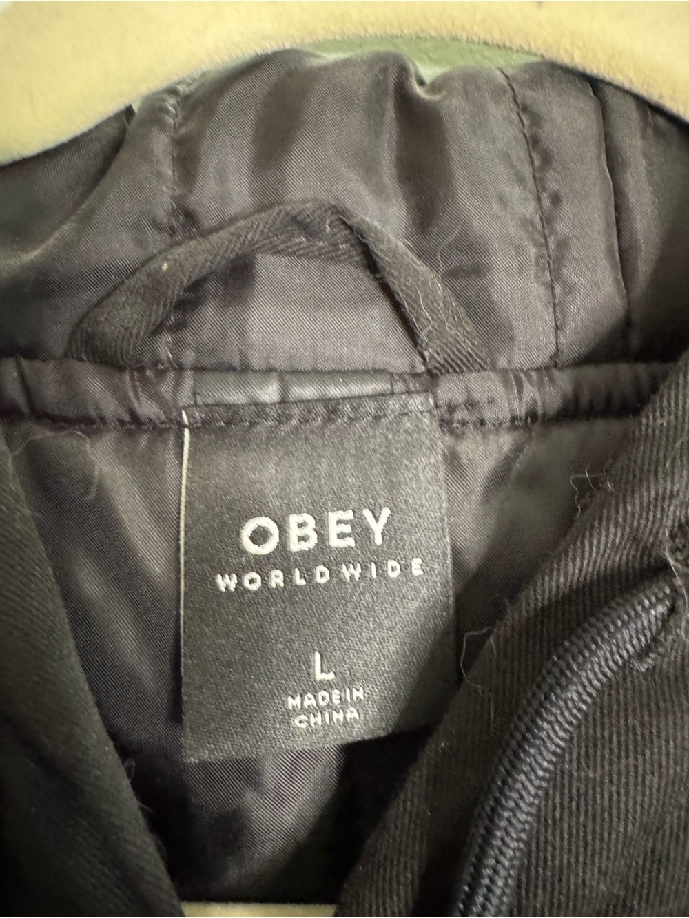 Obey Hell On Earth Men's Black Zip-Up Hooded Jacket (L) - Picture 3 of 5